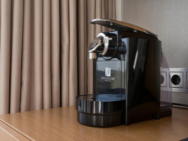 Hilton Amsterdam Central Station 4*