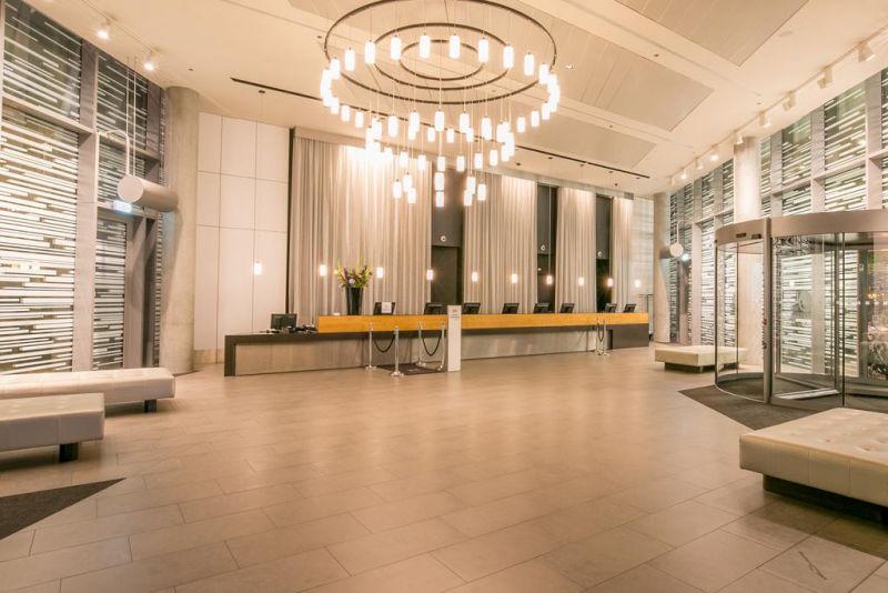 Hilton Amsterdam Central Station 4*