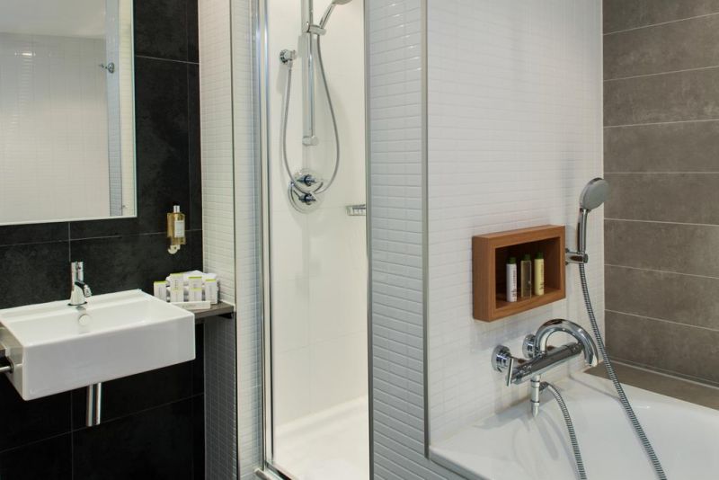 Hilton Amsterdam Central Station 4*