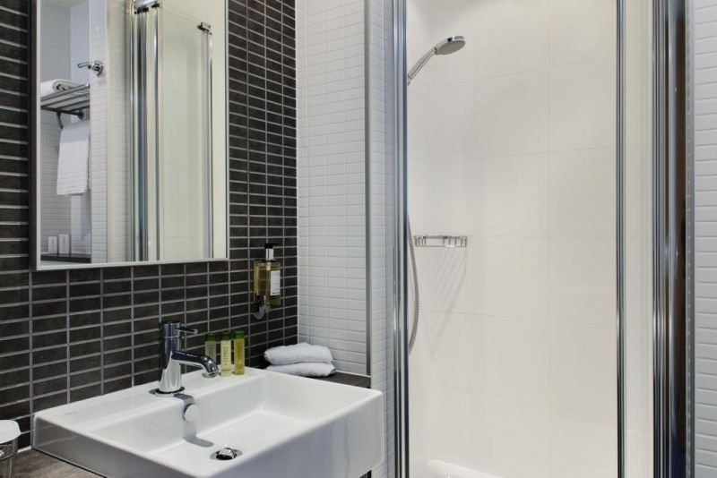Hilton Amsterdam Central Station 4*