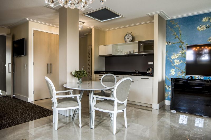 Luxury Suites Amsterdam 5*