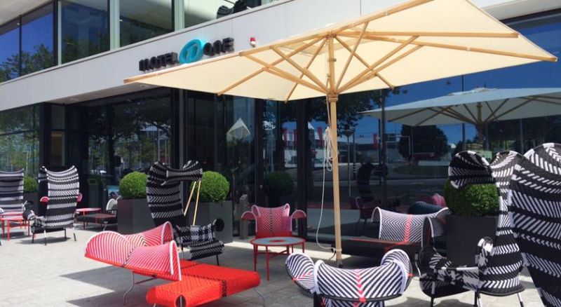 Motel One Amsterdam 3*