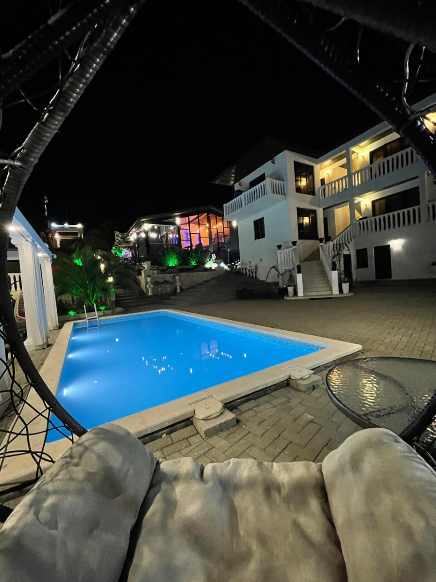 White Hotel (БЕЛЫЙ ДОМ) 2*