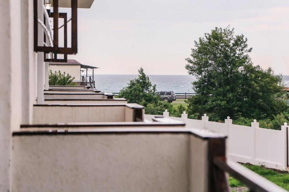 Higos Hotel 3*