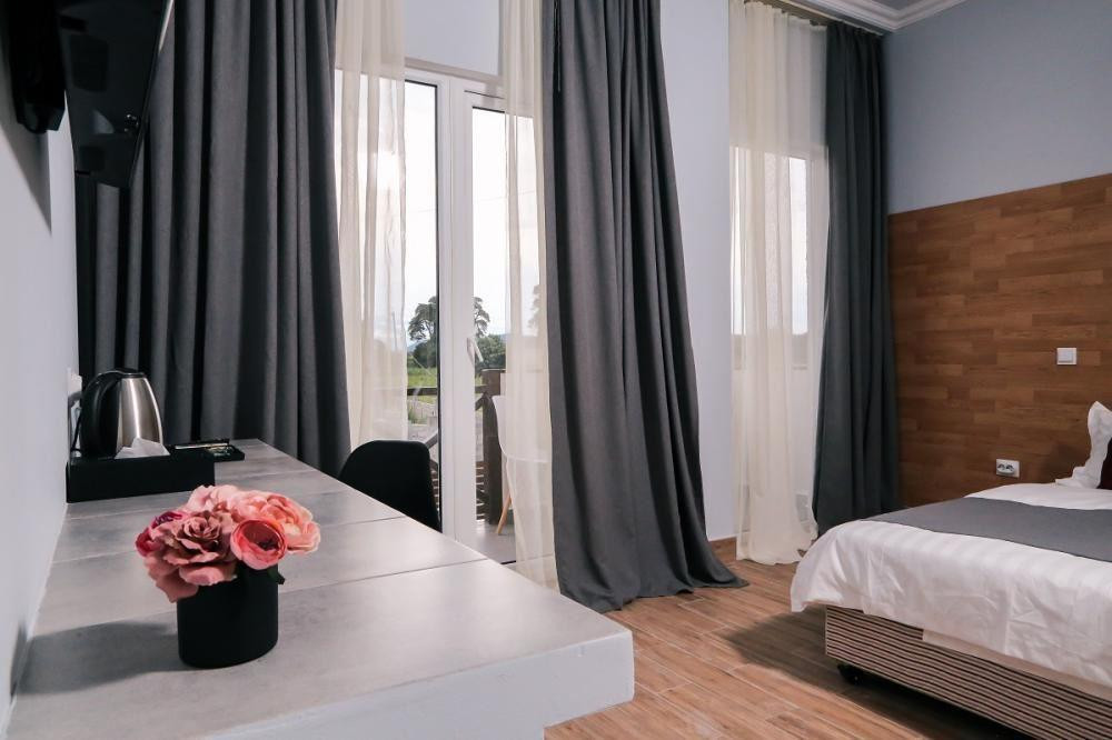 Higos Hotel 3*