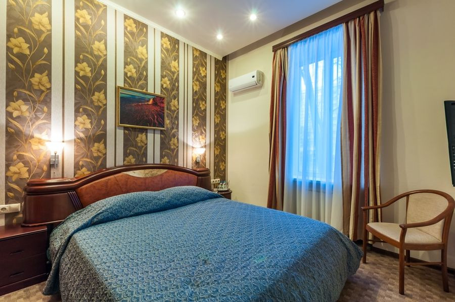 КРОН ОТЕЛЬ 3*