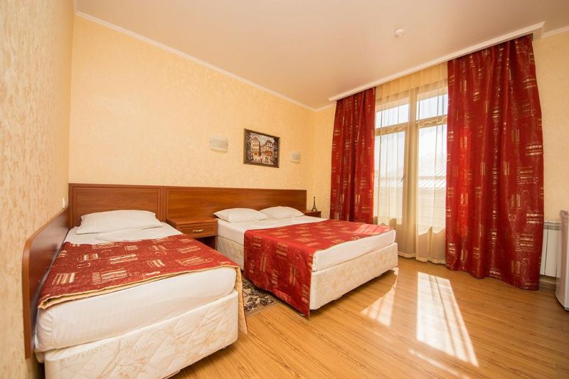 ДЕ ПАРИЖ 2*