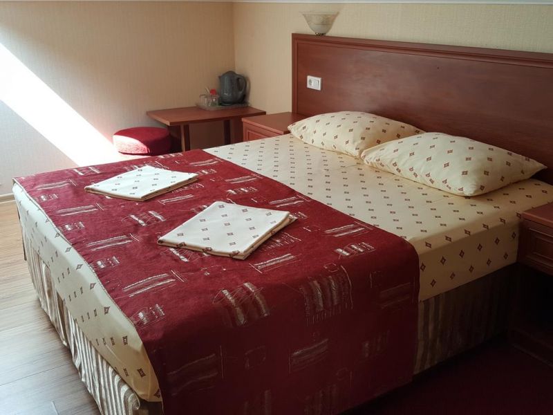 ДЕ ПАРИЖ 2*