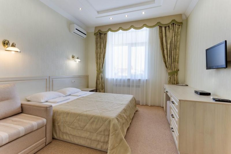 ЕВПАТОРИОН 2*