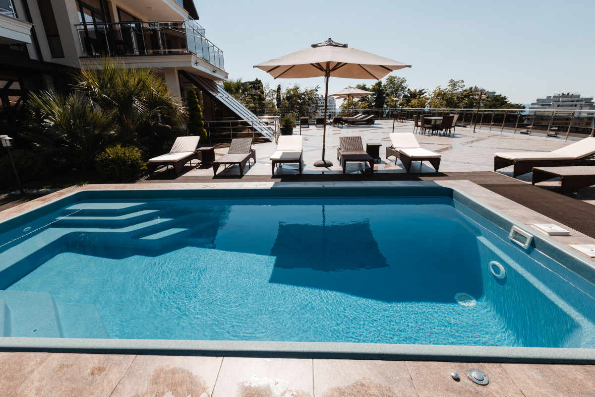 Gg (Ex. Gold & Glass) 3*