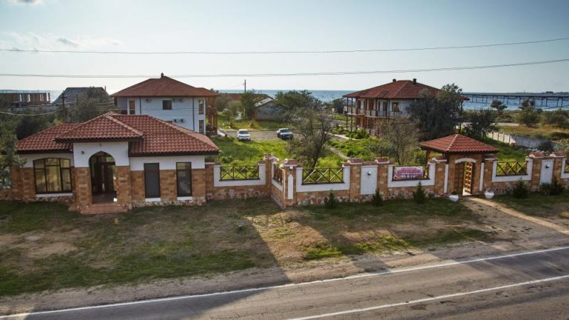 КАРАВАН-САРАЙ МЕЖВОДНОЕ 2*