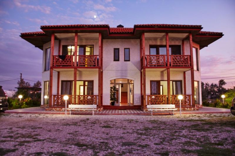 КАРАВАН-САРАЙ МЕЖВОДНОЕ 2*