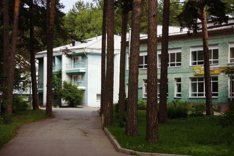 ЛАЗУРНЫЙ БЕРДСК 2*