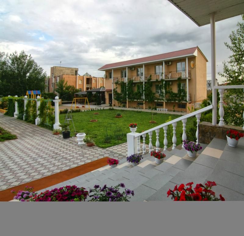 У МОРЯ ВИТИНО 1*