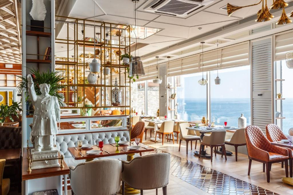 УТЕСОВ 5*