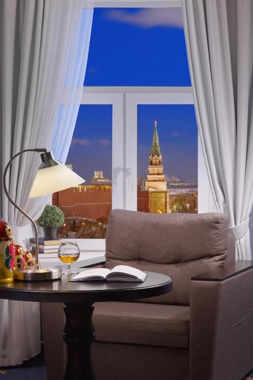 МИРРОС ОТЕЛЬ МОСКВА КРЕМЛЬ (Ex. ВЕЛИЙ) 2*