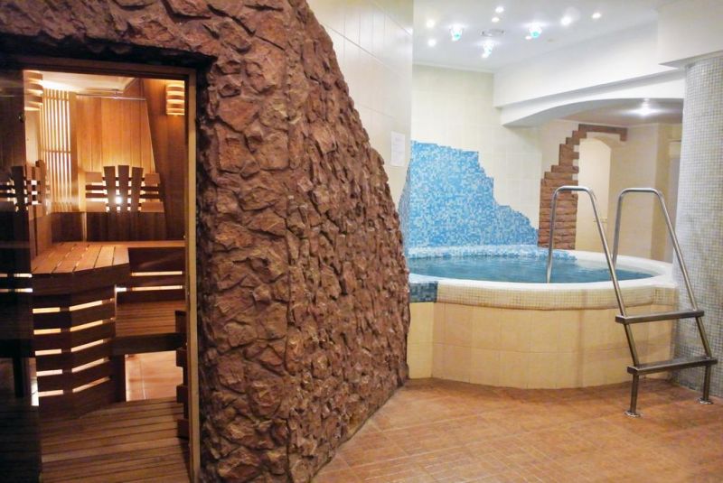 ВОЛХОВ 4*