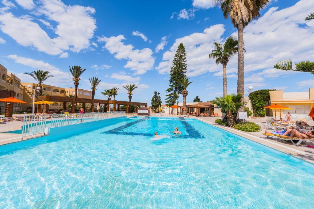 Abou Sofiane Hotel & Aquapark 4*