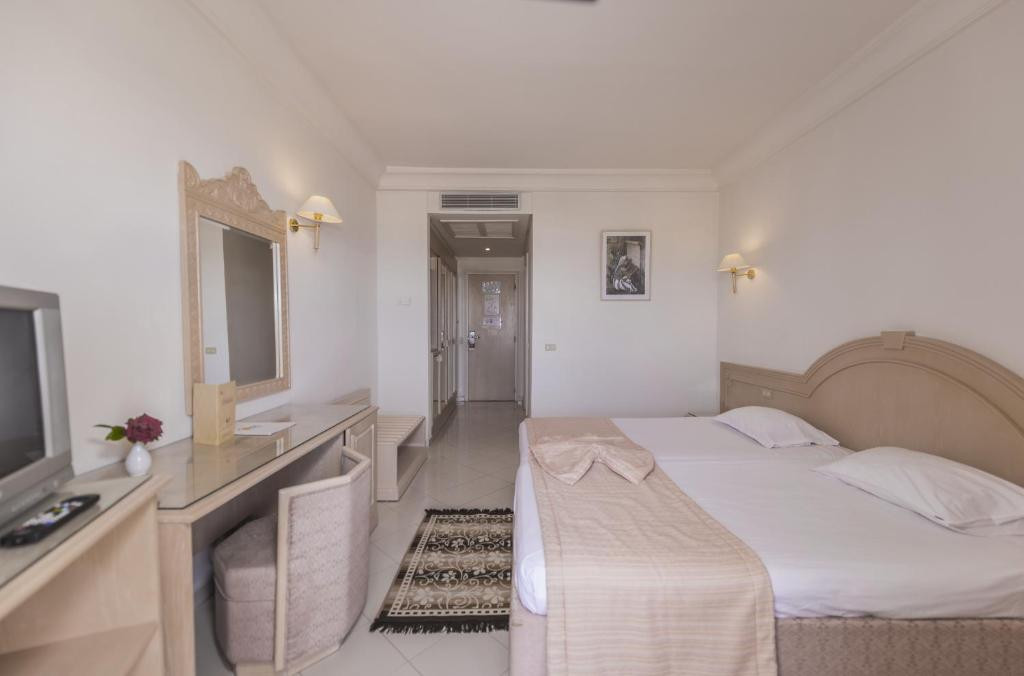 Abou Sofiane Hotel & Aquapark 4*