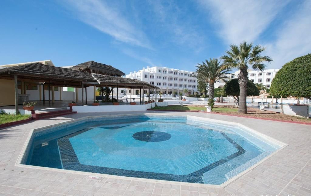 Thapsus Beach Resort 4*