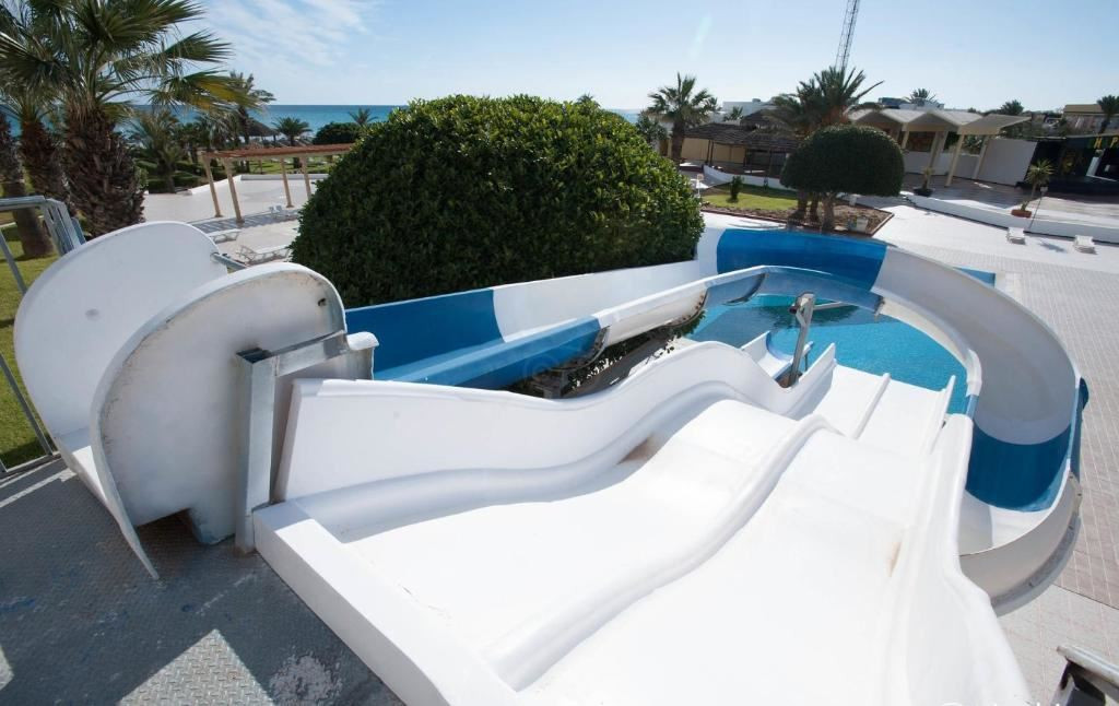 Thapsus Beach Resort 4*