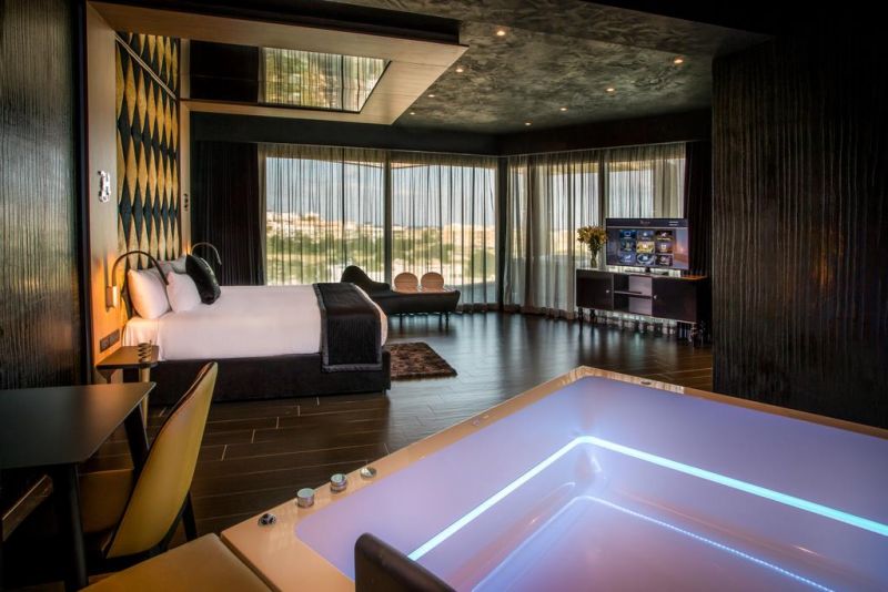 H Hotel 4*
