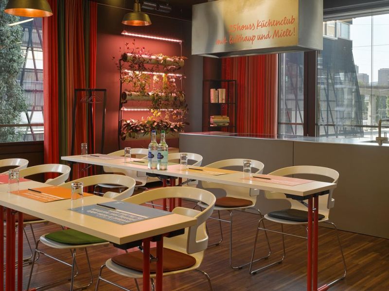25 Hours Zurich West 3*