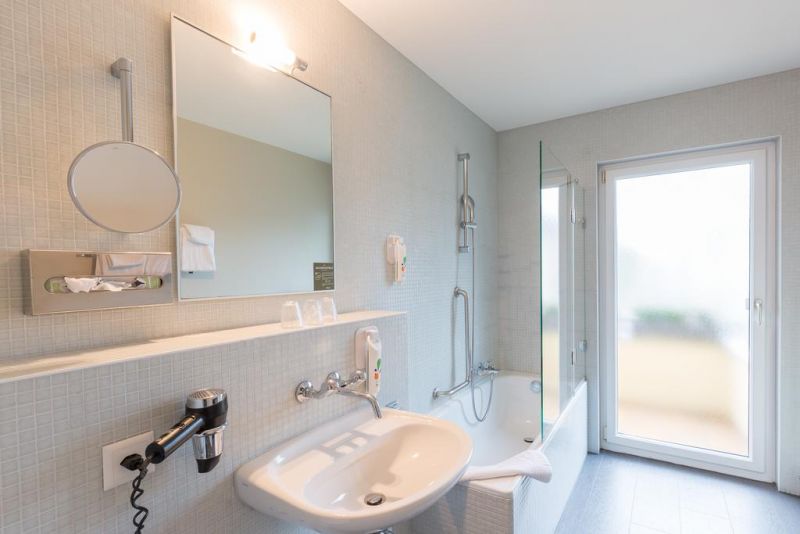 Ibis Styles Bern City (Ex. Astoria Hotel Bern) 3*