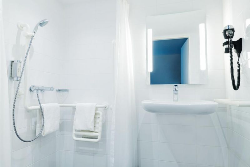 B&B Hotel Zurich Airport 3*