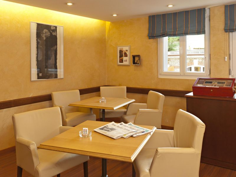 Comfort Hotel Royal Zurich 3*