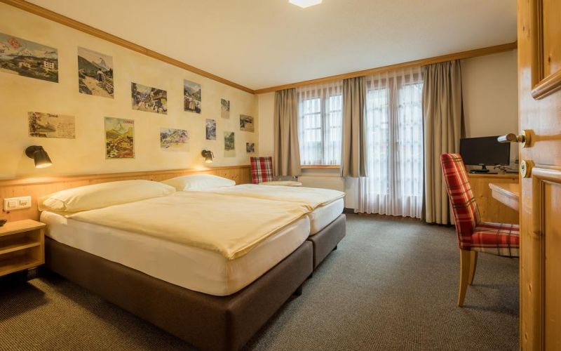 Derby Zermatt 3*