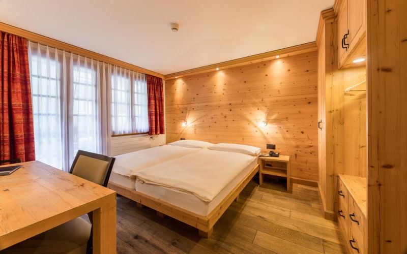 Derby Zermatt 3*