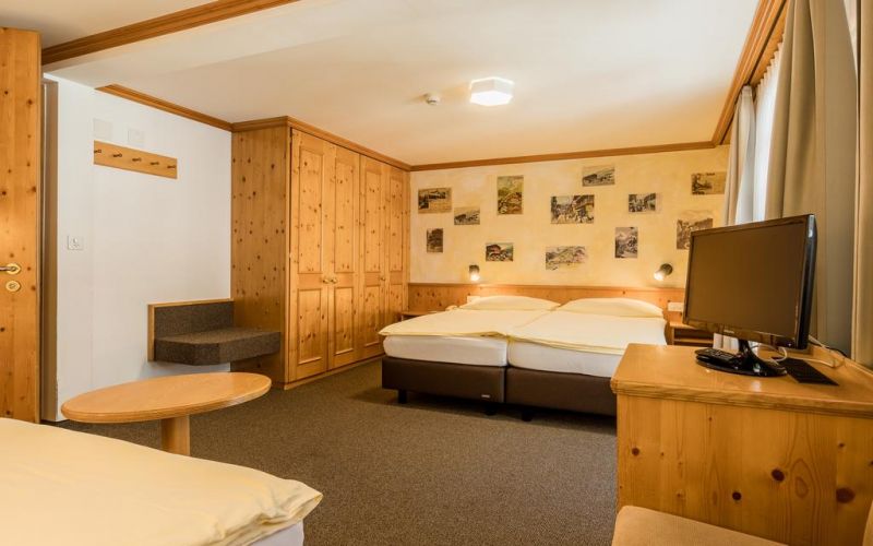 Derby Zermatt 3*