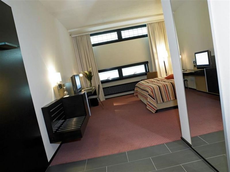 Four Points By Sheraton Sihlcity 4*
