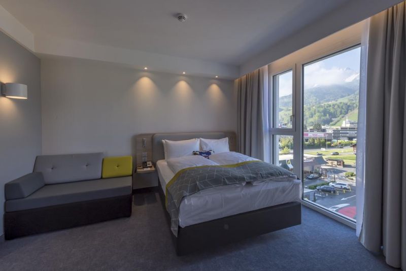 Holiday Inn Express Luzern  Kriens 3*