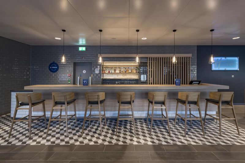 Holiday Inn Express Luzern  Kriens 3*