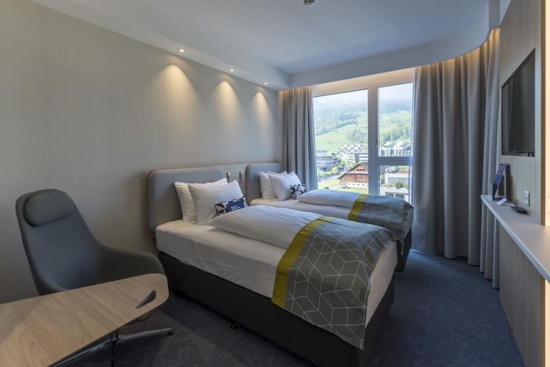 Holiday Inn Express Luzern  Kriens 3*