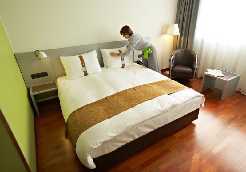 Holiday Inn Zurich Messe 4*