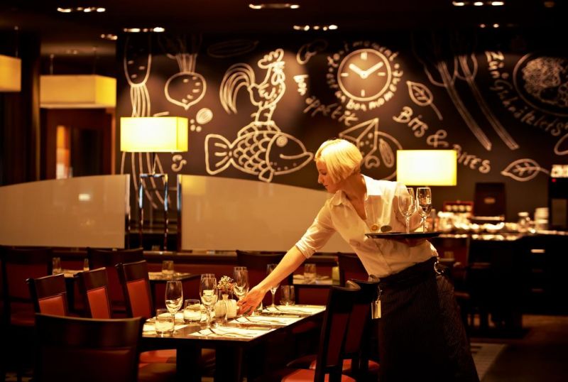 Holiday Inn Zurich Messe 4*