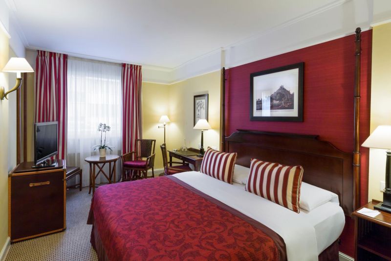 Kipling Manotel 3*