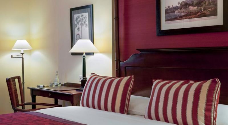 Kipling Manotel 3*