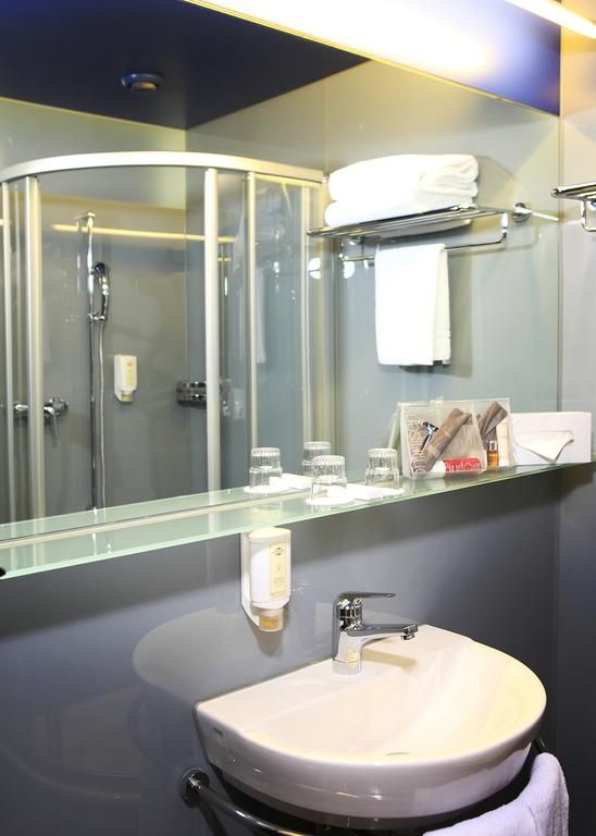 Montana Hotel 3*