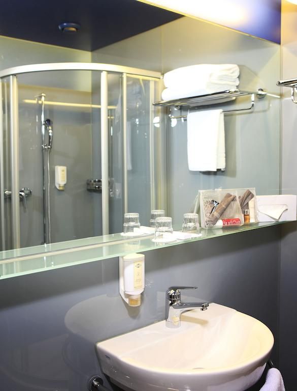 Montana Hotel 3*