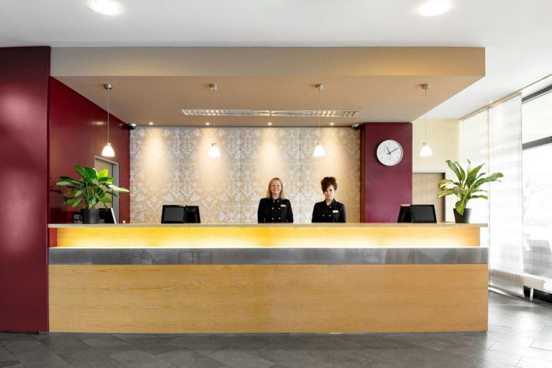 Nh Zurich Airport 4*