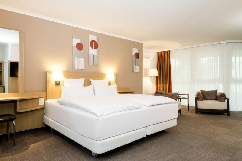 Nh Zurich Airport 4*