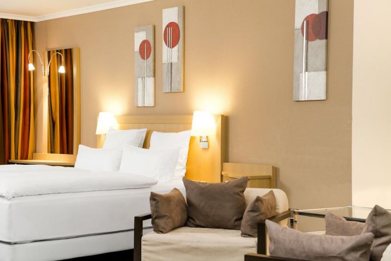 Nh Zurich Airport 4*