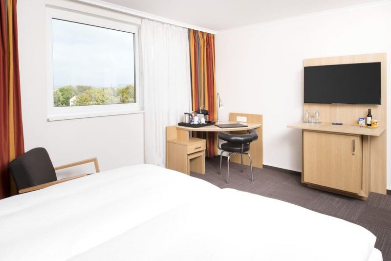 Nh Zurich Airport 4*
