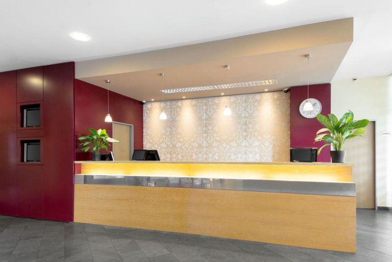 Nh Zurich Airport 4*
