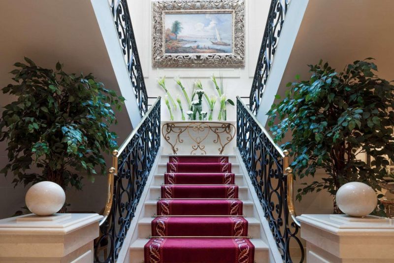 Royal Manotel 4*