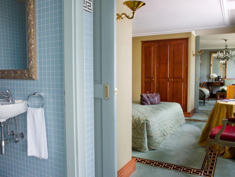 Royal Manotel 4*